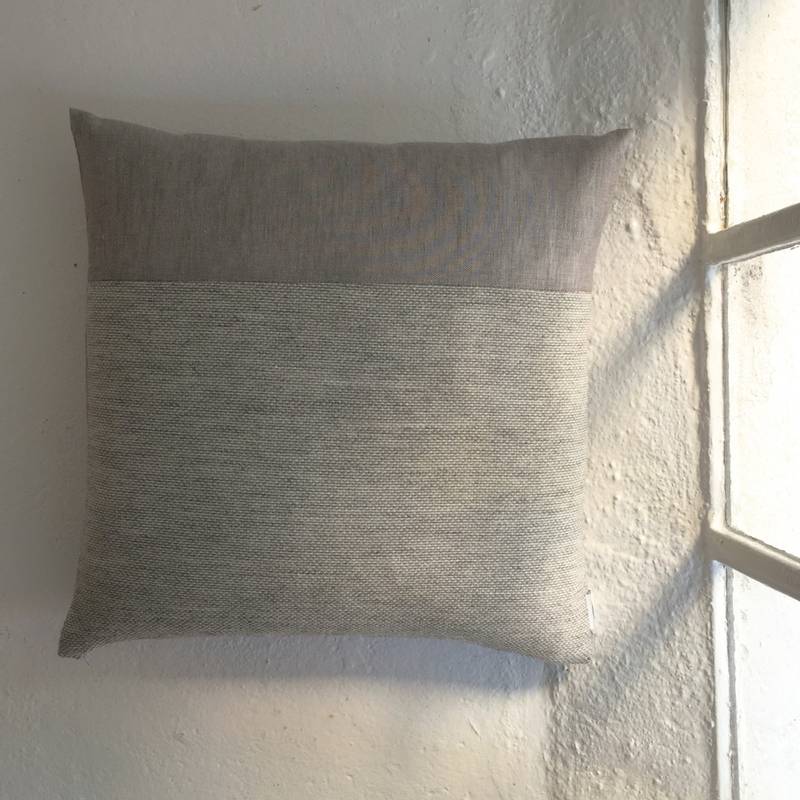Gråsau FOLDOVER cushion | Neutral | Platinum 001 Sand